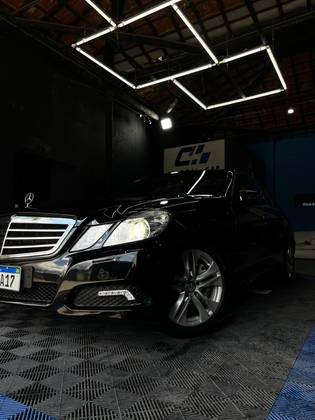 MERCEDES-BENZ E 500 5.5 AVANTGARDE EXECUTIVE V8 GASOLINA 4P AUTOMÁTICO